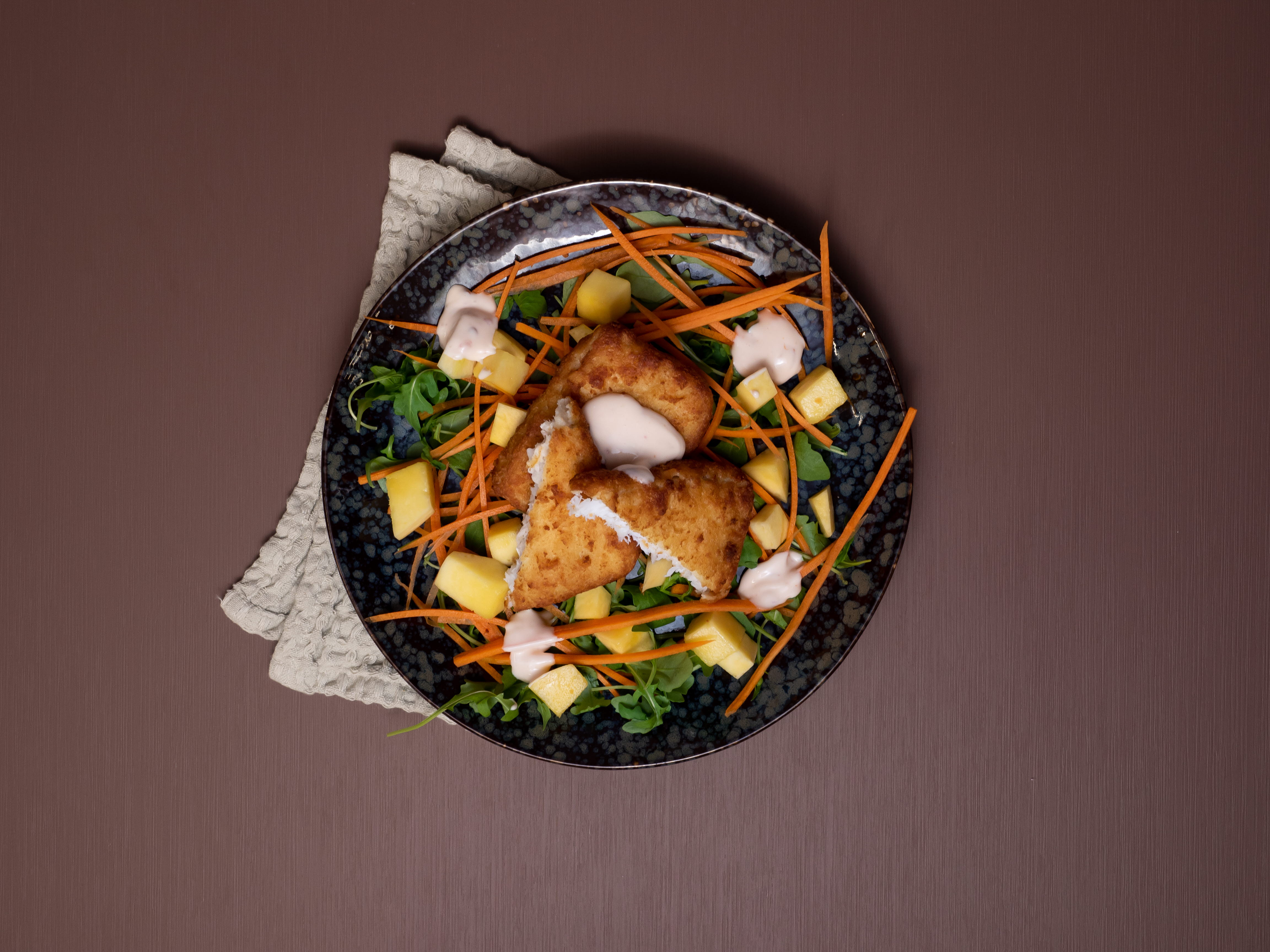 Sprø Torsk med chilirømme og fargerik salat