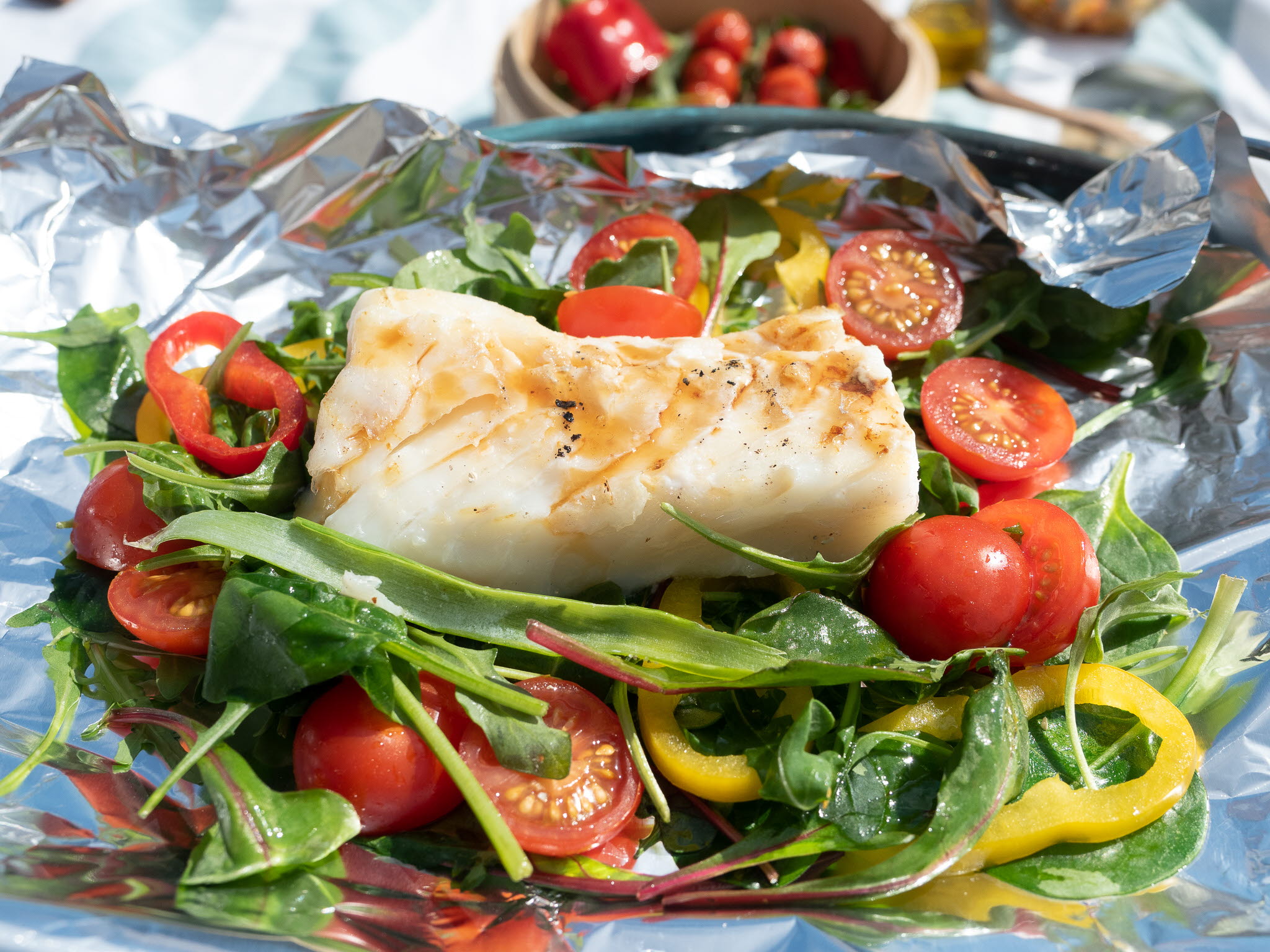 Grillet torskeloin med salat i folie