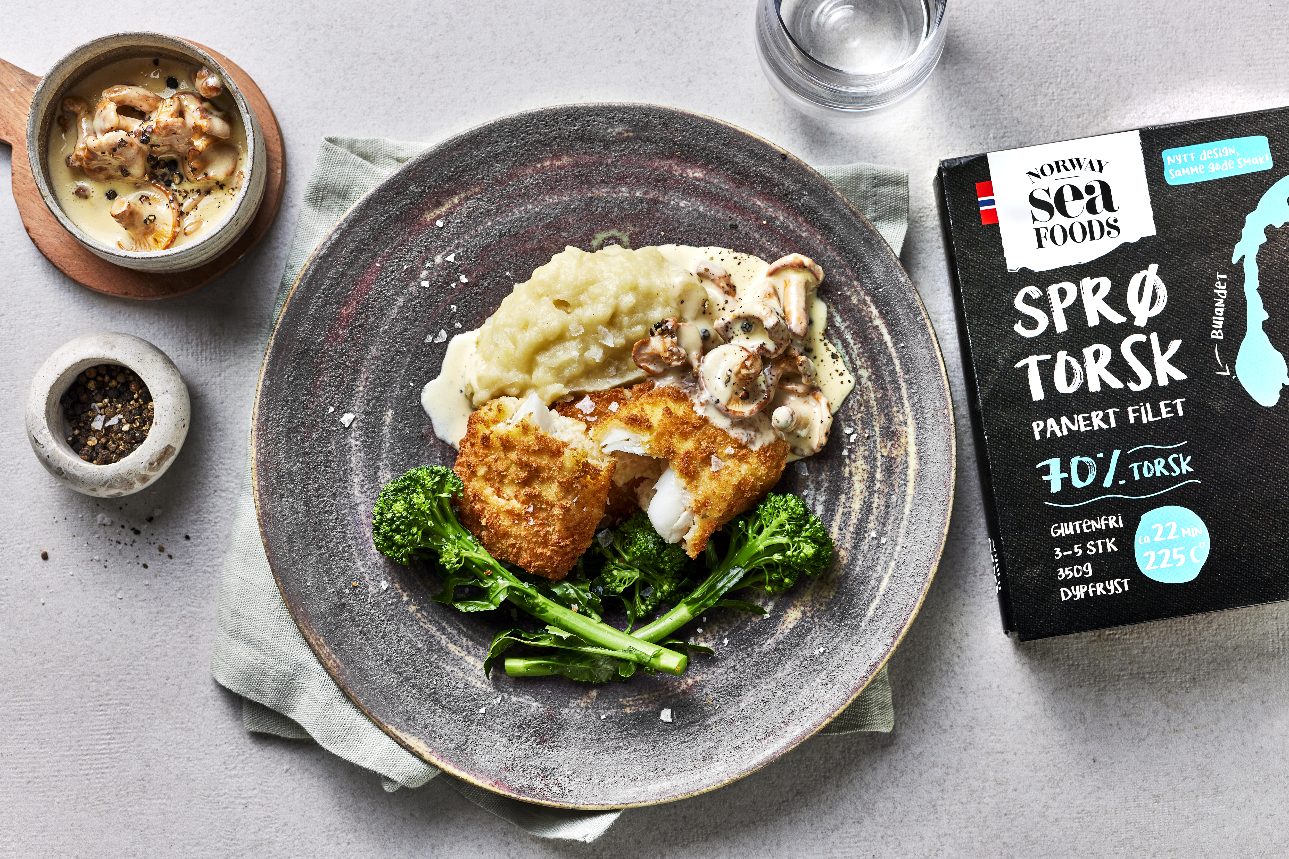 Panert torsk med hjemmelaget potetstappe og kantarellsaus