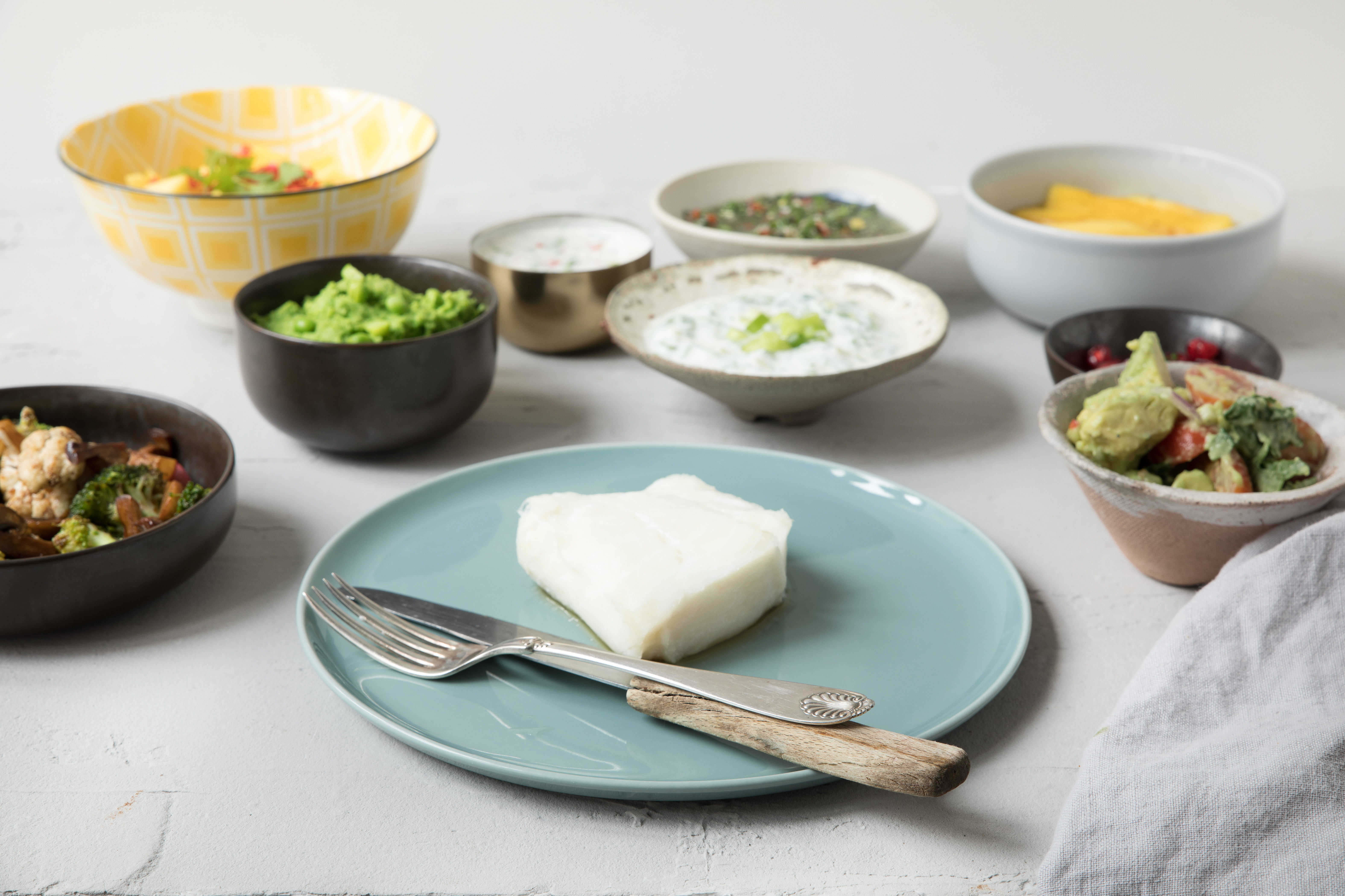 Grillspyd med fisketerninger og grønnsaker